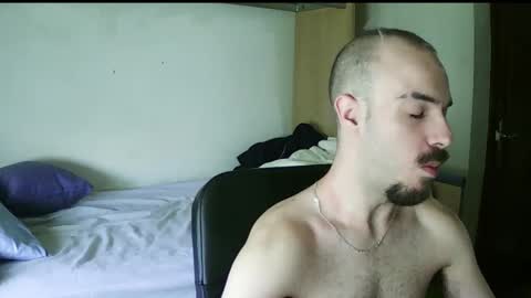 Snapshot of isaac99c chatting on October 4, 2025, 2:15 pm Isaac99c online show from October 4, 2025, 2:15 pm