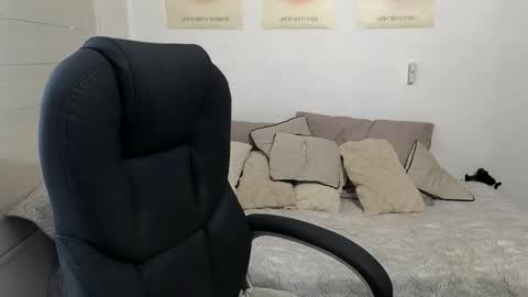 Snapshot of isaac_carter chatting on April 20, 2026, 11:35 am Isaac carter online show from April 20, 2026, 11:35 am