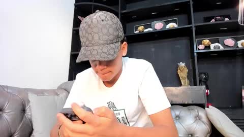 Isaac  online show from November 23, 2025, 6:52 pm