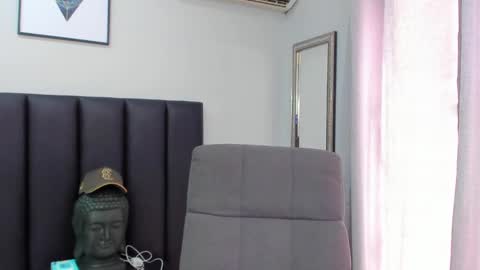 isaac_cryston online show from February 8, 2025, 3:10 pm