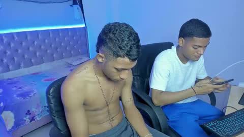 isaac_master77 online show from November 18, 2025, 3:23 am