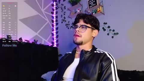 Snapshot of isaac_saenz chatting on December 2, 2024, 10:45 pm Isaac Saenz. online show from December 2, 2024, 10:45 pm