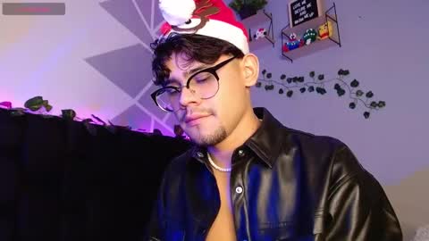 Snapshot of isaac_saenz chatting on December 7, 2024, 11:12 pm Isaac Saenz. online show from December 7, 2024, 11:12 pm