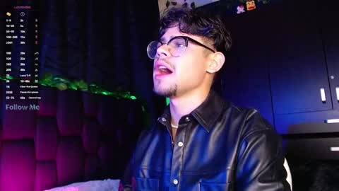 Snapshot of isaac_saenz chatting on December 17, 2024, 12:23 am Isaac Saenz. online show from December 17, 2024, 12:23 am