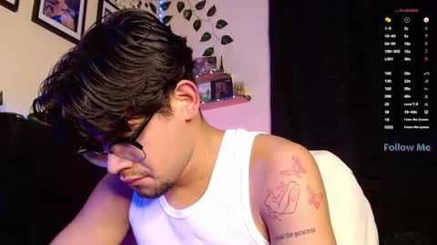 Snapshot of isaac_saenz chatting on February 17, 2025, 11:31 pm Isaac Saenz. online show from February 17, 2025, 11:31 pm