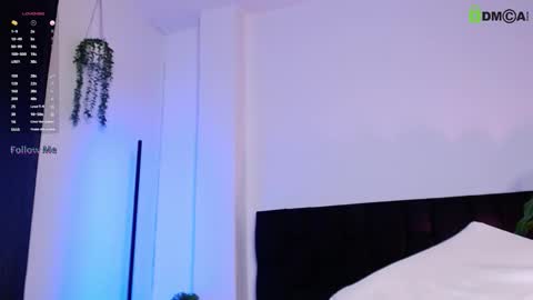 Snapshot of isaac_saenz chatting on September 25, 2025, 1:20 am Isaac Saenz. online show from September 25, 2025, 1:20 am