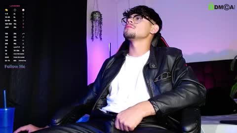 Snapshot of isaac_saenz chatting on October 4, 2025, 11:03 pm Isaac Saenz. online show from October 4, 2025, 11:03 pm