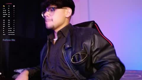 Snapshot of isaac_saenz chatting on October 28, 2025, 11:07 pm Isaac Saenz. online show from October 28, 2025, 11:07 pm