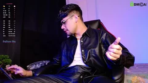 Snapshot of isaac_saenz chatting on November 9, 2025, 12:31 am Isaac Saenz. online show from November 9, 2025, 12:31 am