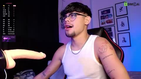 Snapshot of isaac_saenz chatting on November 22, 2025, 9:25 pm Isaac Saenz. online show from November 22, 2025, 9:25 pm