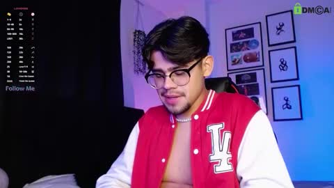 Snapshot of isaac_saenz chatting on December 13, 2025, 11:43 pm Isaac Saenz. online show from December 13, 2025, 11:43 pm