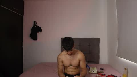 Snapshot of isaac_sttone01 chatting on May 26, 2026, 10:28 pm muscle isaac online show from May 26, 2026, 10:28 pm