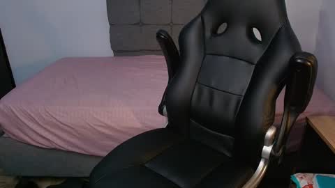 Snapshot of isaac_sttone01 chatting on May 31, 2026, 1:58 am muscle isaac online show from May 31, 2026, 1:58 am