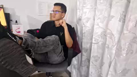 Isaac online show from October 22, 2025, 4:13 am