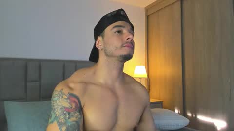 Snapshot of isaacsuarez chatting on February 4, 2026, 8:58 pm Isaac Surez online show from February 4, 2026, 8:58 pm