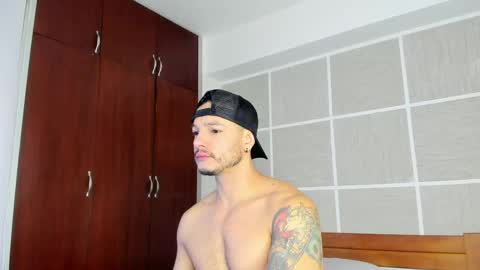 Snapshot of isaacsuarez chatting on May 21, 2026, 12:23 pm Isaac Surez online show from May 21, 2026, 12:23 pm