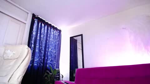 Snapshot of isabel_lopez_ chatting on February 9, 2026, 6:01 pm isabel online show from February 9, 2026, 6:01 pm