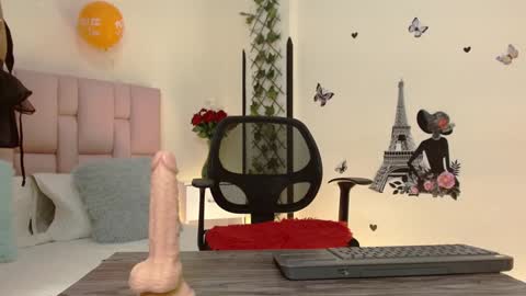 Snapshot of isabela_ferrer_ chatting on December 3, 2024, 1:10 pm I S A online show from December 3, 2024, 1:10 pm