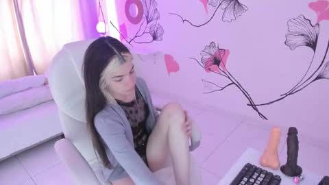 isabela_fiorelli online show from September 19, 2025, 1:23 pm