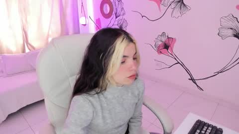 isabela_fiorelli online show from October 5, 2025, 1:20 pm