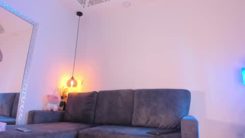 Isabela online show from January 20, 2025, 12:07 pm