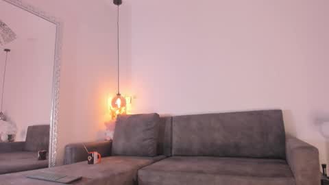 Isabela online show from October 14, 2025, 12:06 pm