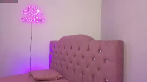 ISABELA  online show from April 15, 2026, 11:39 am