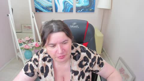Snapshot of isabelabell chatting on January 25, 2025, 12:58 pm Isabela online show from January 25, 2025, 12:58 pm