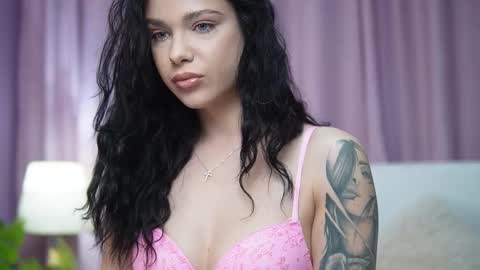  Isabel  online show from December 5, 2025, 6:59 pm