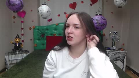 IsabelBlackberry online show from November 2, 2025, 6:05 am