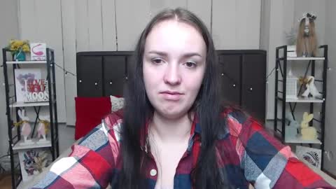 IsabelBlackberry online show from November 23, 2025, 6:13 am