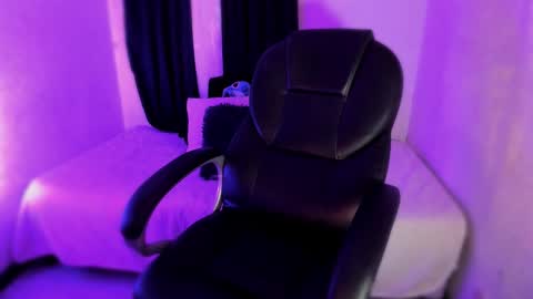 Snapshot of isabelitha chatting on February 26, 2026, 2:43 am isabella online show from February 26, 2026, 2:43 am