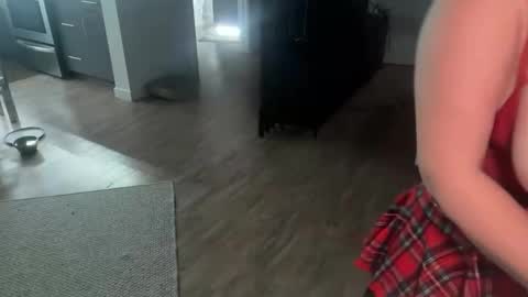 isabella312 online show from February 15, 2026, 7:51 am