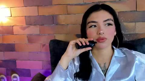 ISABELLA online show from April 21, 2026, 4:01 pm
