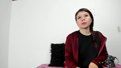 isabella_jaramillo online show from October 14, 2025, 12:17 pm