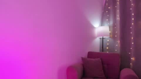 Snapshot of isabella_jones9 chatting on April 5, 2026, 2:42 am ISABELLA online show from April 5, 2026, 2:42 am