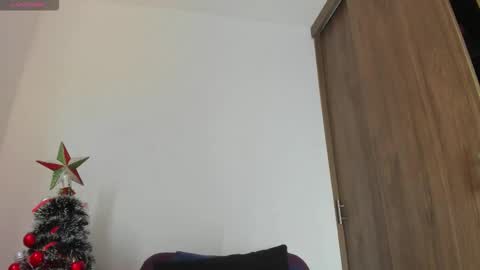 Snapshot of isabella_lopez_ chatting on December 19, 2025, 9:55 pm Isabel Lopez online show from December 19, 2025, 9:55 pm