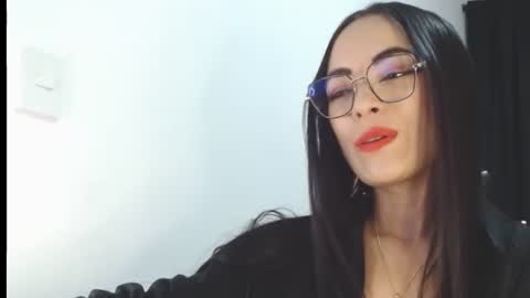isabella_piercee online show from June 24, 2026, 6:56 am