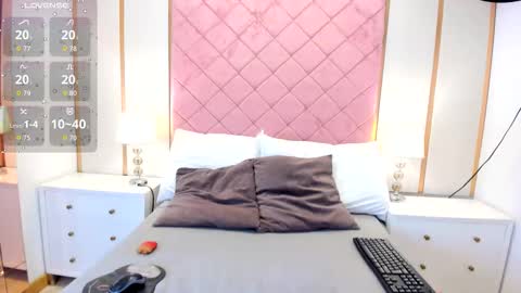 Isabella online show from February 19, 2026, 3:24 am