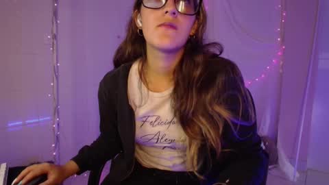 Snapshot of isabella_rross chatting on September 19, 2025, 1:01 pm Isabella Rros online show from September 19, 2025, 1:01 pm