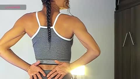 Snapshot of isabella_savina chatting on February 4, 2026, 9:31 pm Isabella online show from February 4, 2026, 9:31 pm