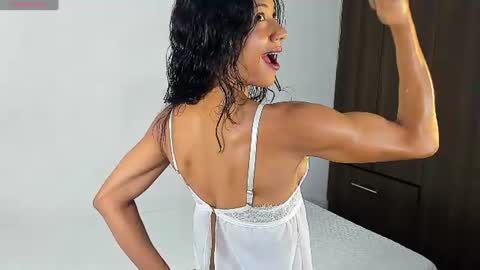 Isabella online show from June 25, 2026, 11:31 pm