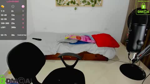 Isabella online show from November 16, 2025, 7:52 pm