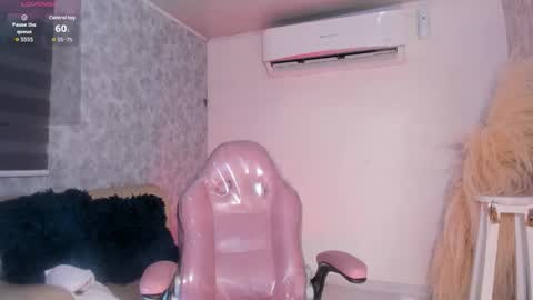 Snapshot of isabellaa23 chatting on December 14, 2025, 12:43 pm isabellaa23 online show from December 14, 2025, 12:43 pm