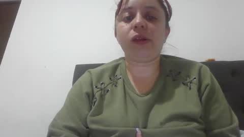 isabellaa_hills_ online show from January 13, 2026, 4:40 am