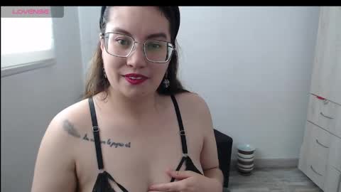 isabellahunter2 online show from May 25, 2026, 5:19 pm