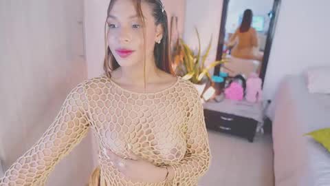 Snapshot of isabellamontier1 chatting on October 8, 2025, 4:32 am isabella online show from October 8, 2025, 4:32 am