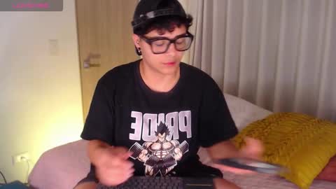 Isabella Mout  online show from March 13, 2026, 12:17 am