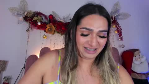 Snapshot of isabellas_smith chatting on January 10, 2025, 12:27 am Martina IG martissmith01 online show from January 10, 2025, 12:27 am