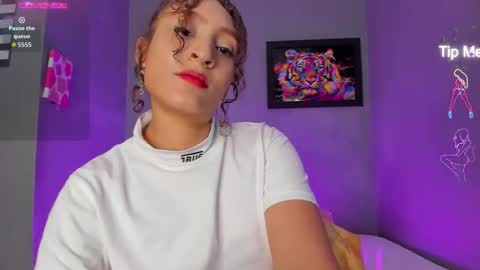 Snapshot of isabellaspencer chatting on October 30, 2025, 10:21 pm Isabella online show from October 30, 2025, 10:21 pm